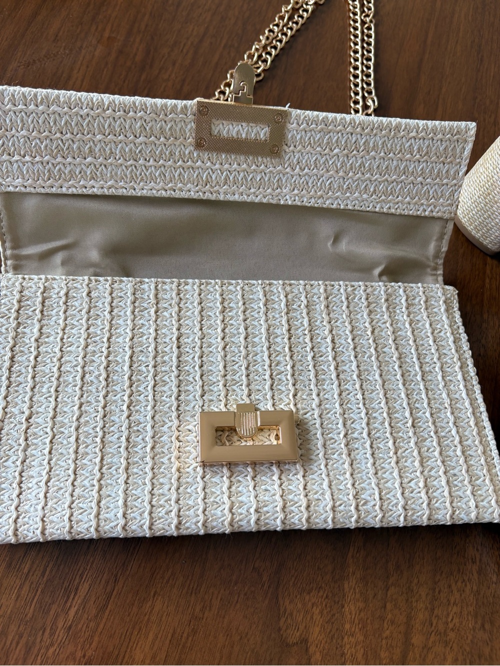 NWOT Woven Straw Clutch Crossbody Bag Adjustable Gold Chain Quiet Luxury Beige - Picture 6 of 11